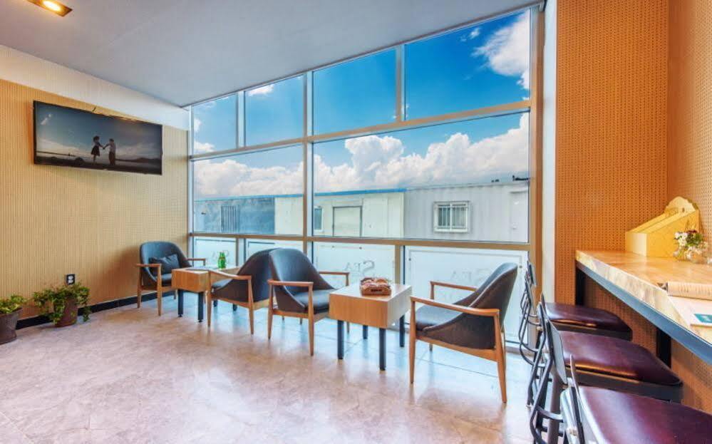 יאוסו Sea Star Hostel מראה חיצוני תמונה